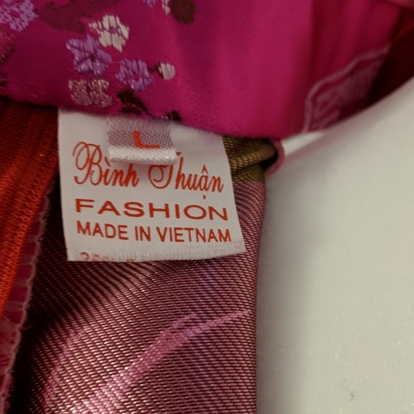 3 for $30 Pink & Gold Sleeveless Blouse - Picture 4 of 6